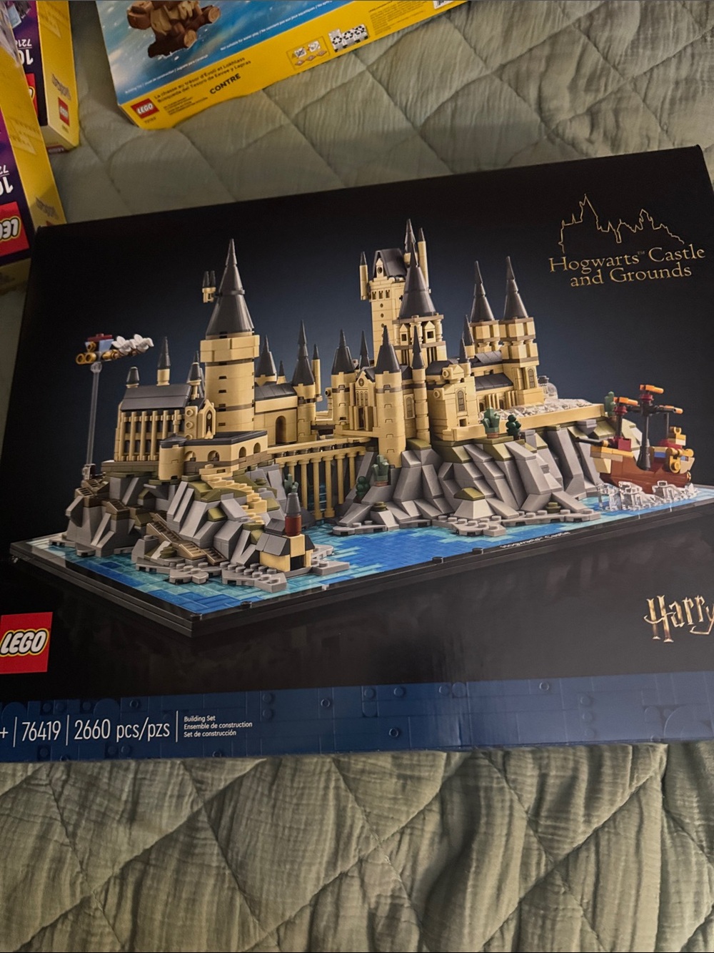 LEGO Hogwarts Castle and Grounds Set - Tan, Gray, Blue, Black
